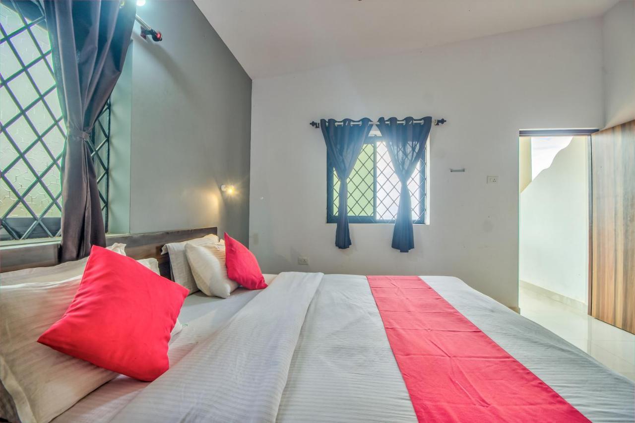 Beach Doorz Hotel Baga Exterior photo