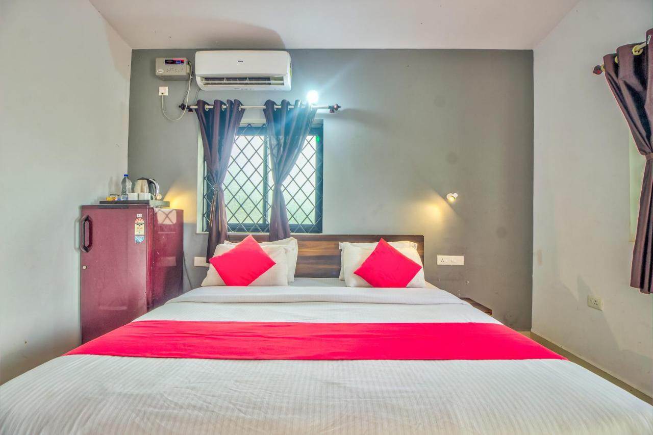 Beach Doorz Hotel Baga Exterior photo
