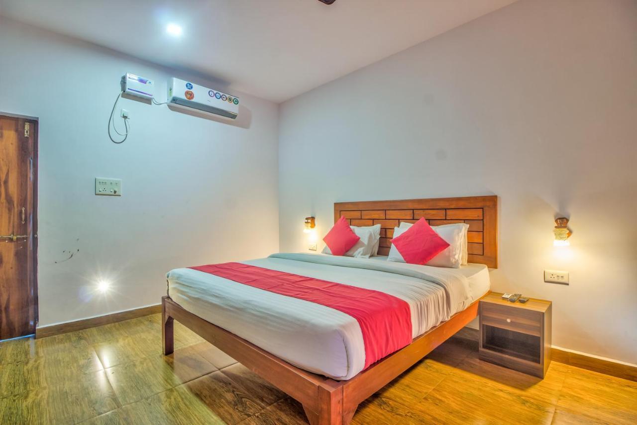 Beach Doorz Hotel Baga Exterior photo