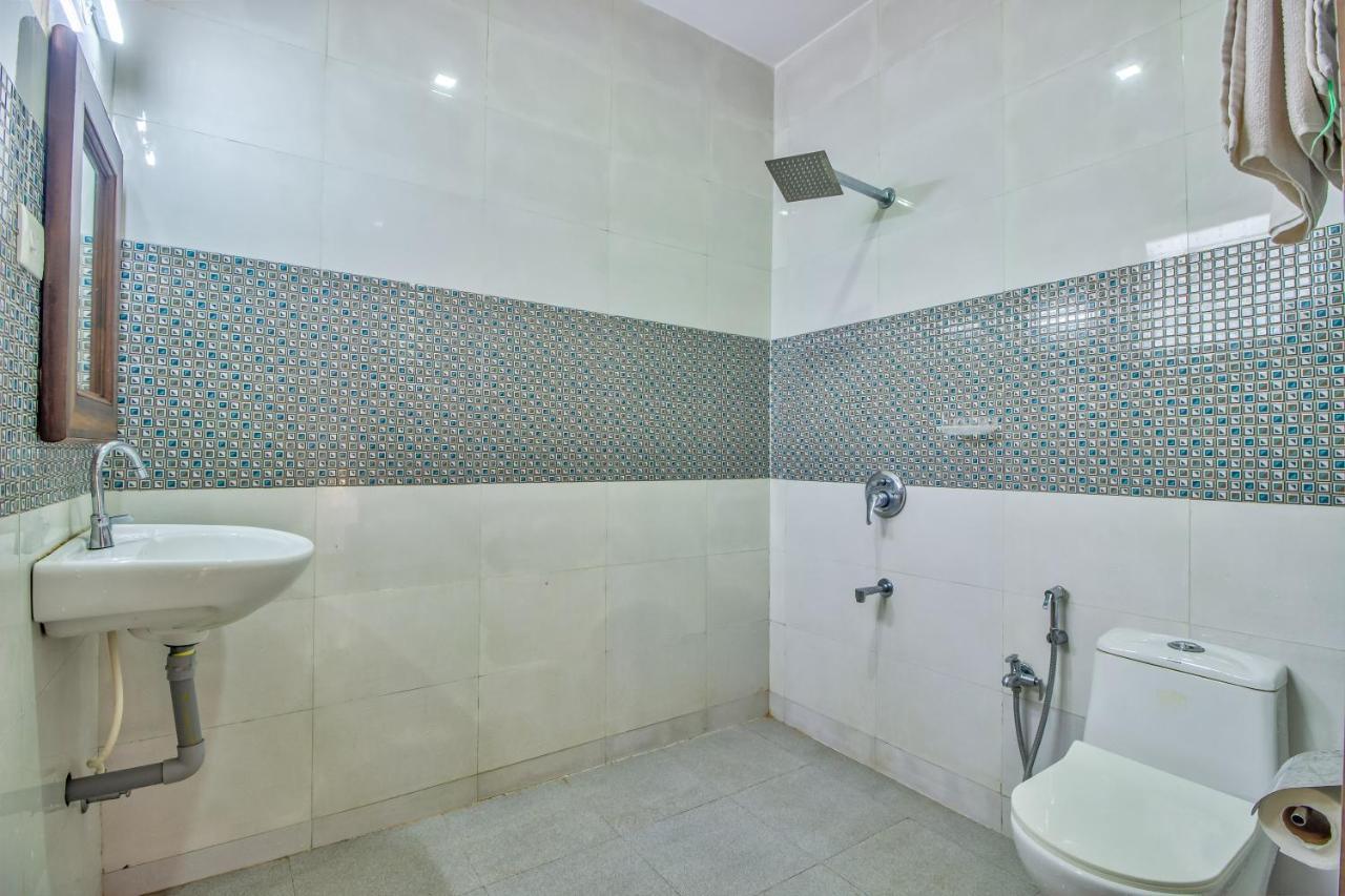 Beach Doorz Hotel Baga Exterior photo