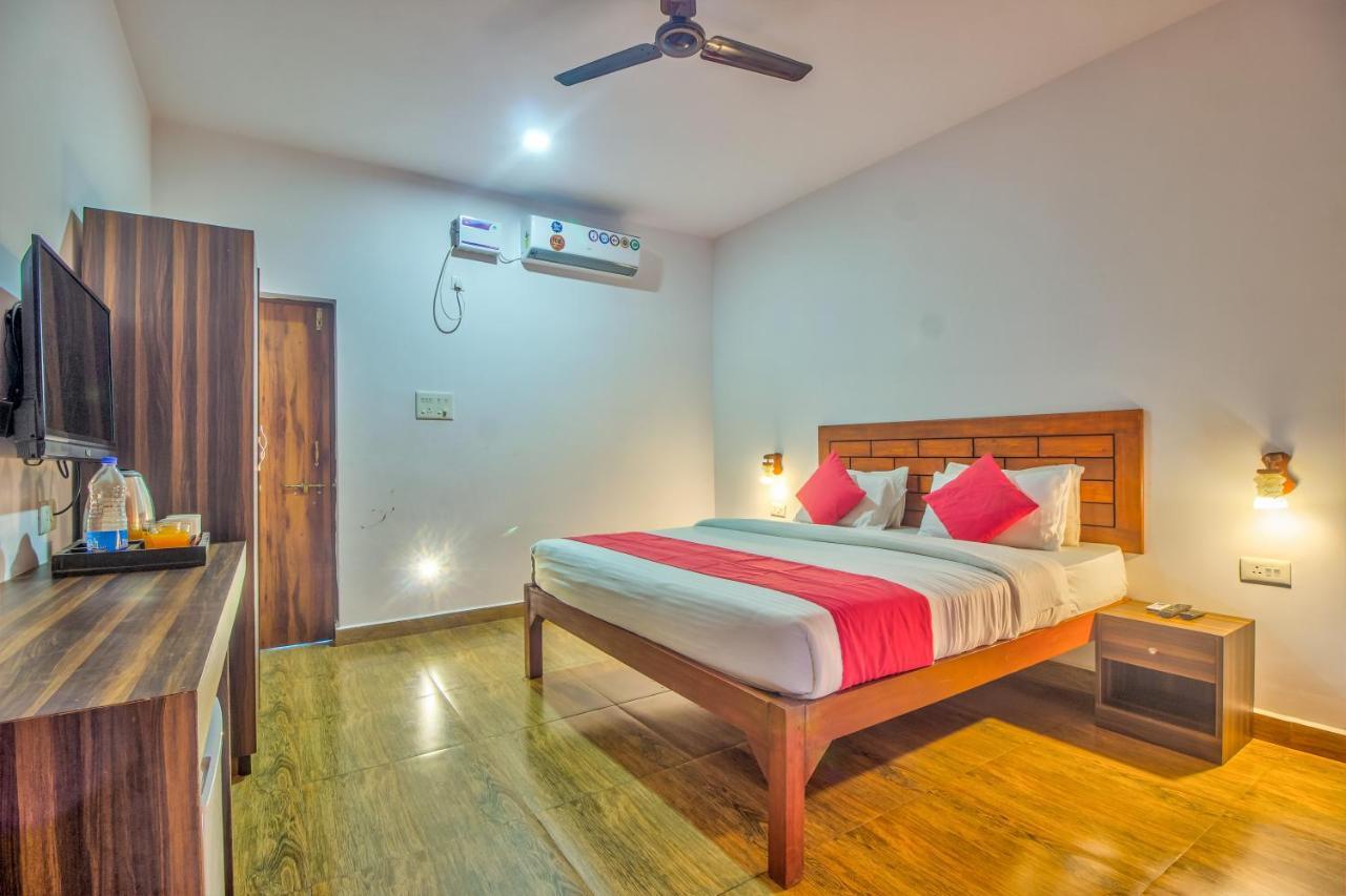 Beach Doorz Hotel Baga Exterior photo