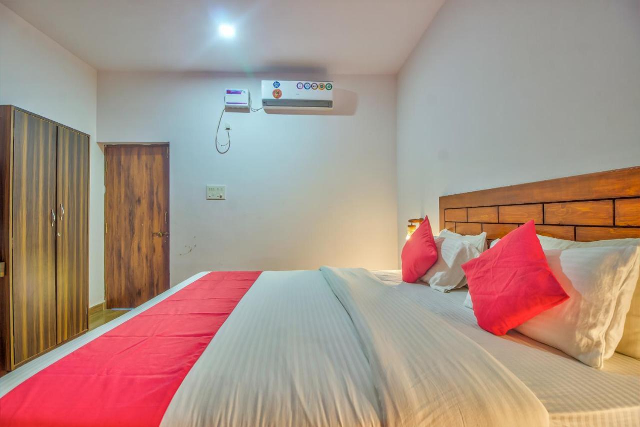 Beach Doorz Hotel Baga Exterior photo