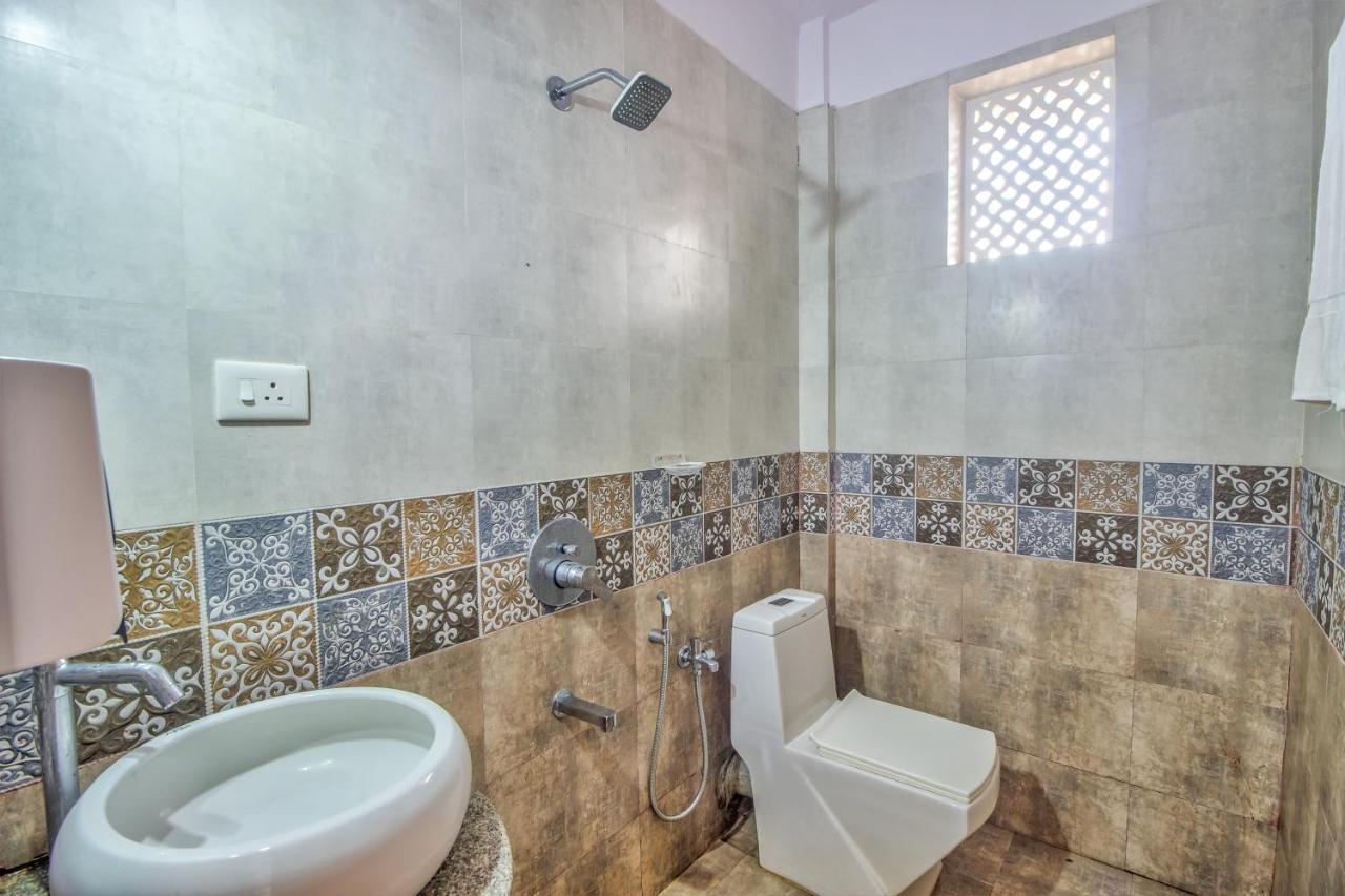 Beach Doorz Hotel Baga Exterior photo