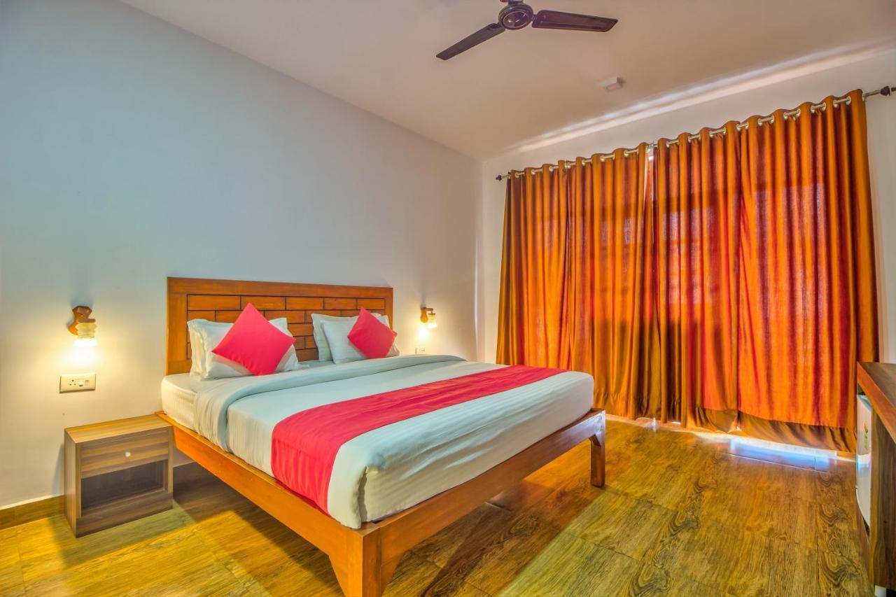 Beach Doorz Hotel Baga Exterior photo